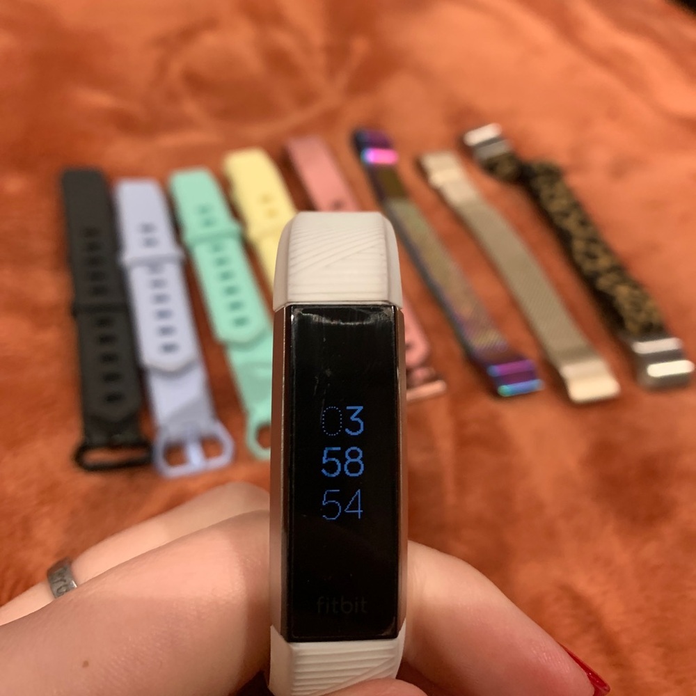 Fitbit Alta & straps w/two chargers
